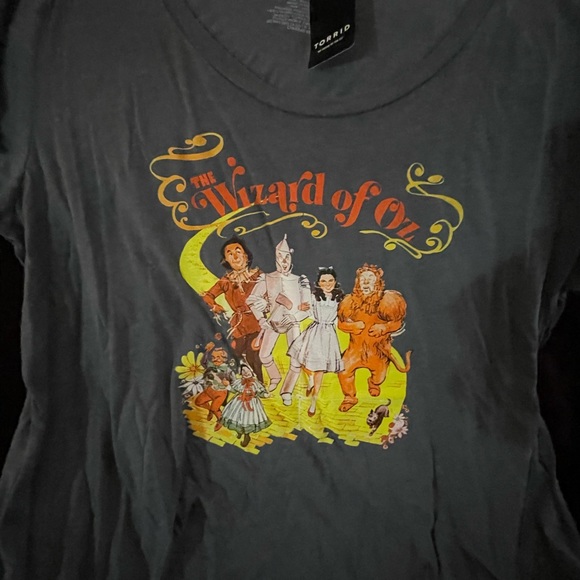 Rare Torrid Wizard of oz. Shirt sz 4. - Picture 2 of 3